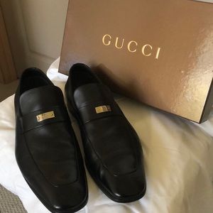 Gucci Logo Plate Loafers (style #247494)